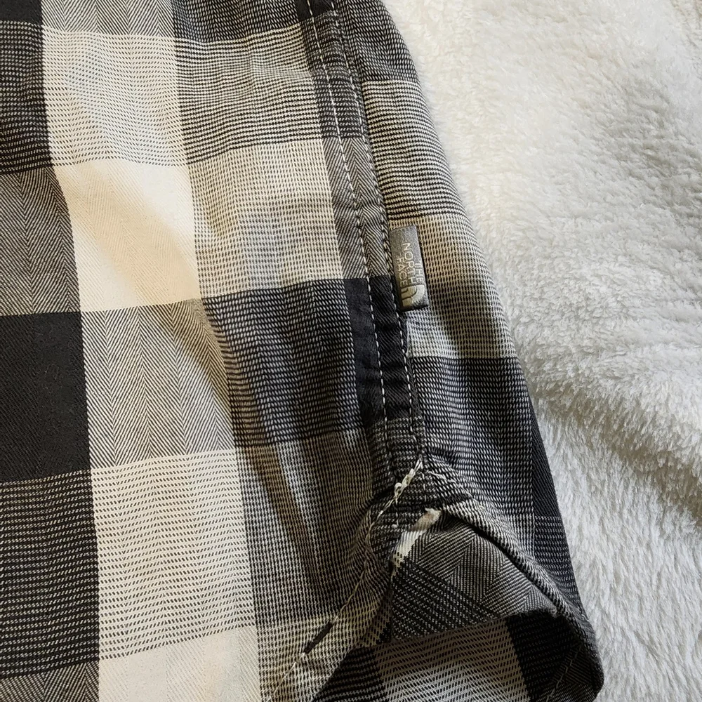 The North Face Short Sleeve Button Up, Black and‎ White Plaid, EUC, Size Small
